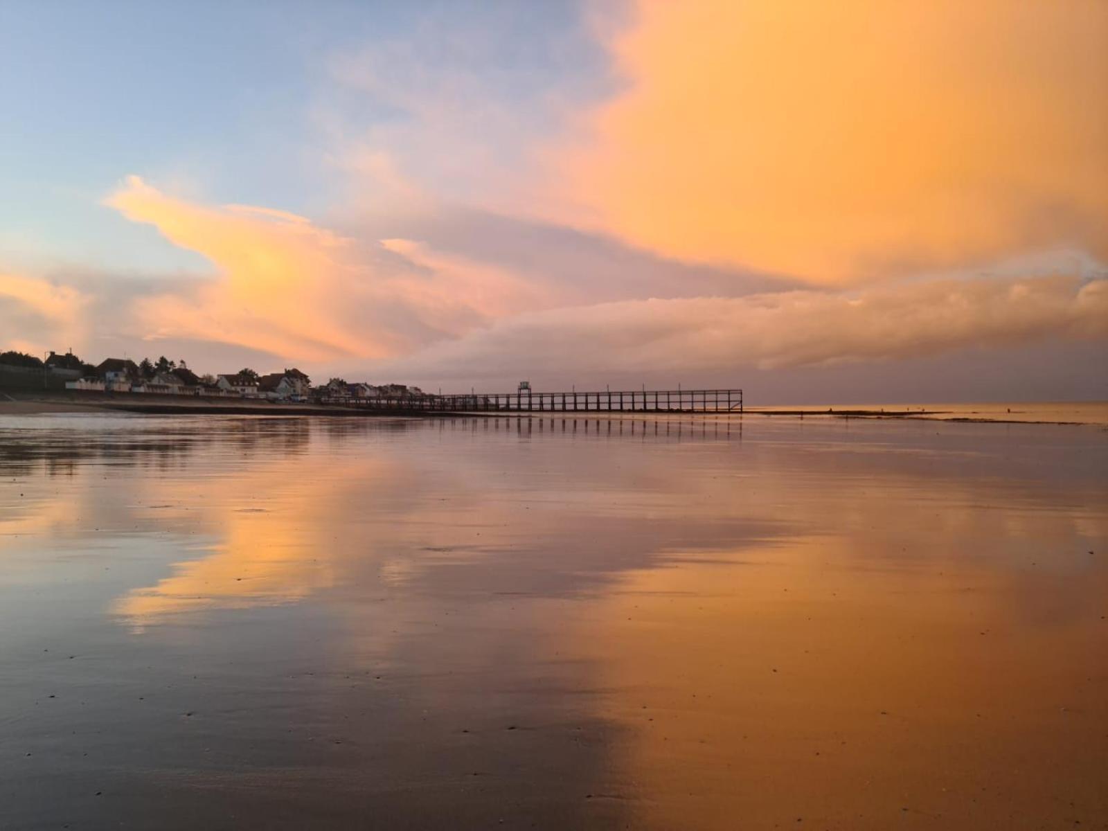 Entre Ciel Et Mer Luc-sur-Mer Esterno foto